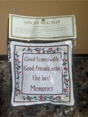 Spiced Mug Mat - White with Red & Green Floral Accents
